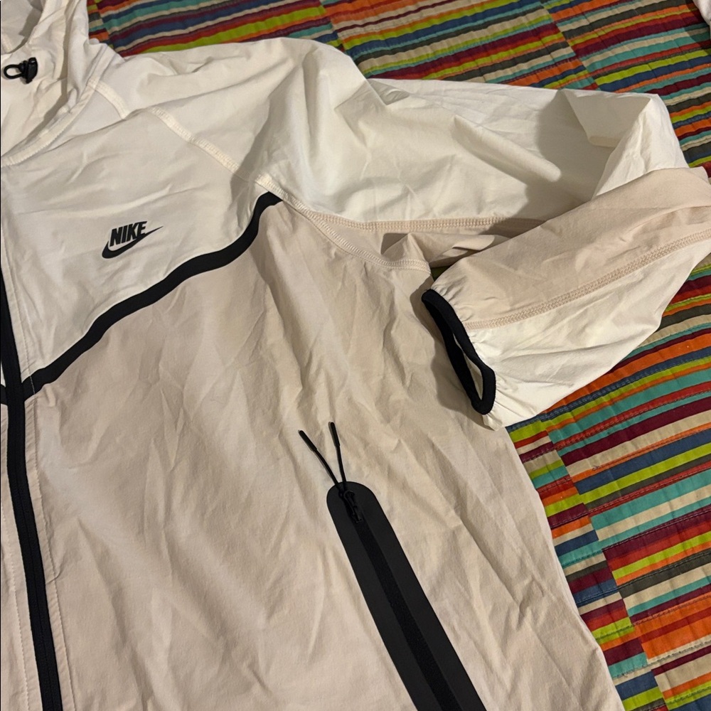 Nike tech nylon Men's White and Black Windbreaker Jacket extra large loose fit - Picture 4 of 16